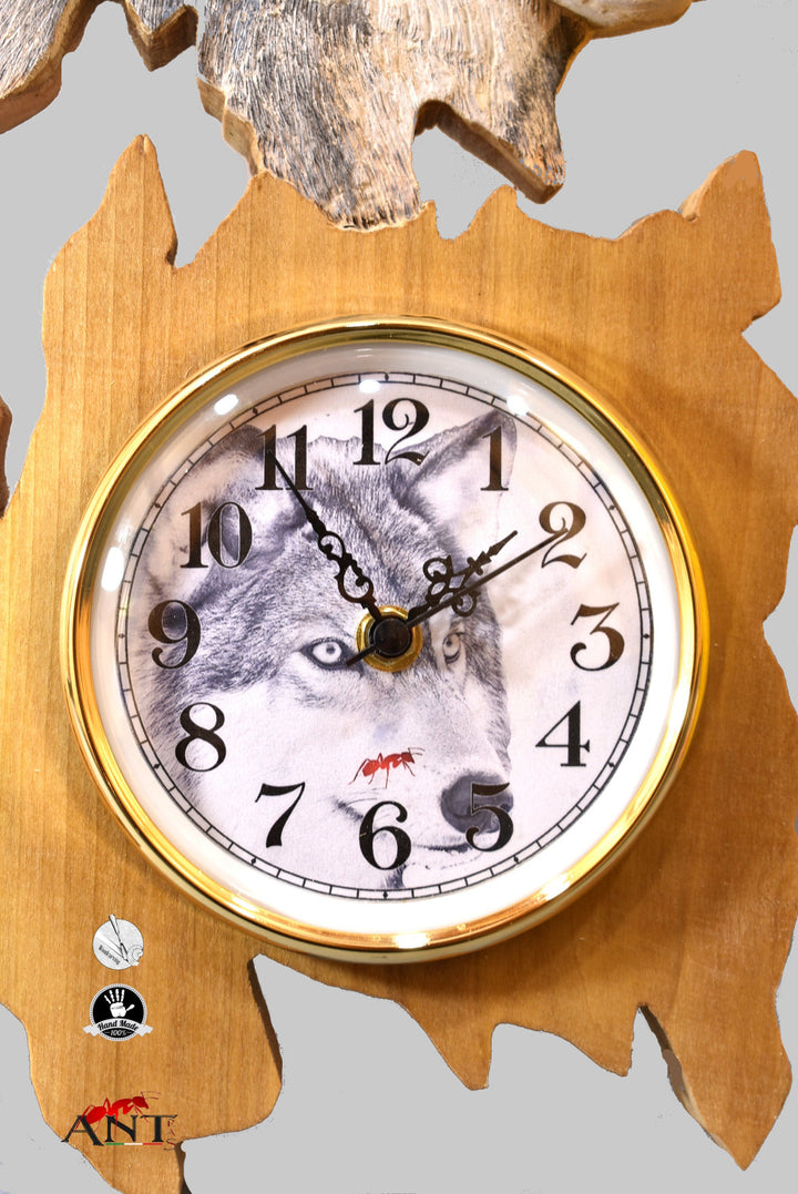 wolf clock